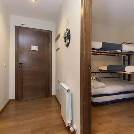 Pirenaica By Bevalle * إسكارييا