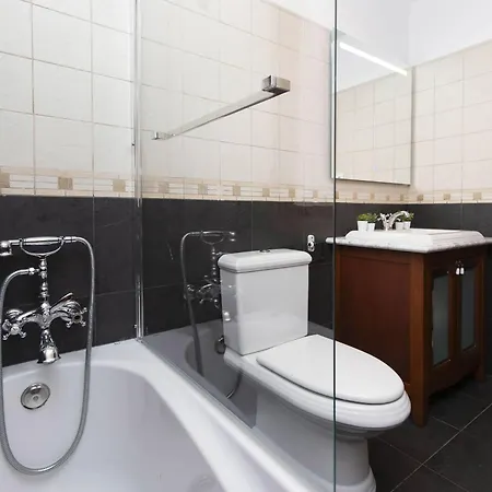 Pirenaica By Bevalle شقة